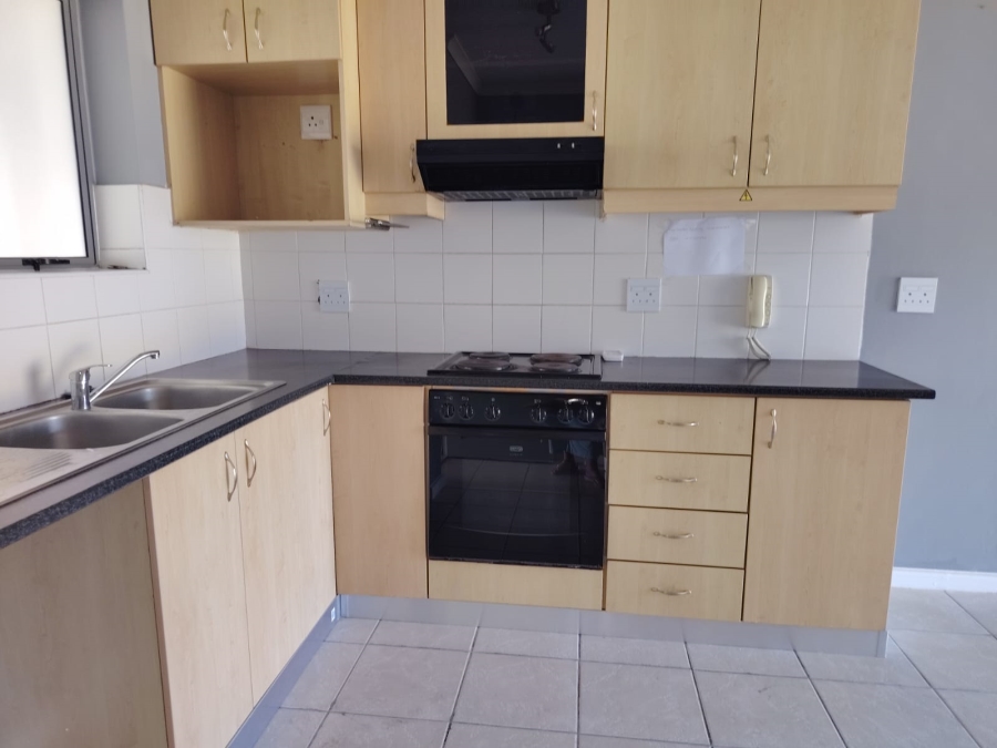 To Let 2 Bedroom Property for Rent in Whispering Pines Western Cape